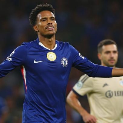 Treinador do Chelsea compara Estêvão a Lamine Yamal