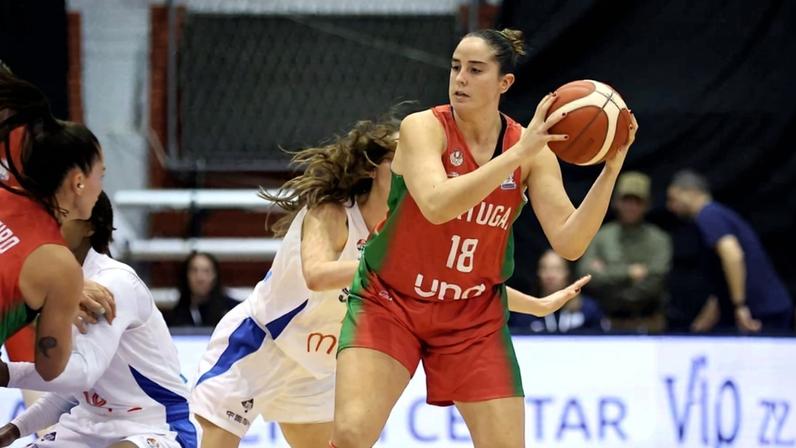 Seleção feminina de basquetebol de Portugal perdeu com a Sérvia no primeiro jogo da qualificação para o Eurobasket - Foto: FPB