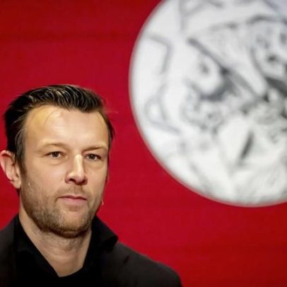 Diretor-geral do Ajax explica a escolha do novo treinador do Benfica