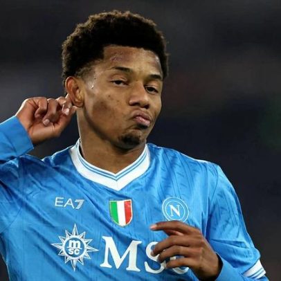 Napoli assume liderança em Roma com ex-Benfica