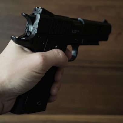 PJ prende octogenária suspeita de tentativa de homicídio com arma de fogo