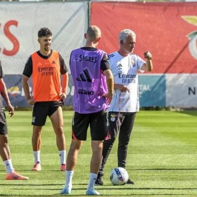 Mourinho testa sistema com três centrais no Benfica