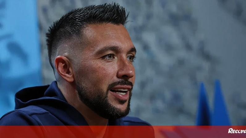 Francesco Farioli faz a antevisão ao jogo com o Malmö