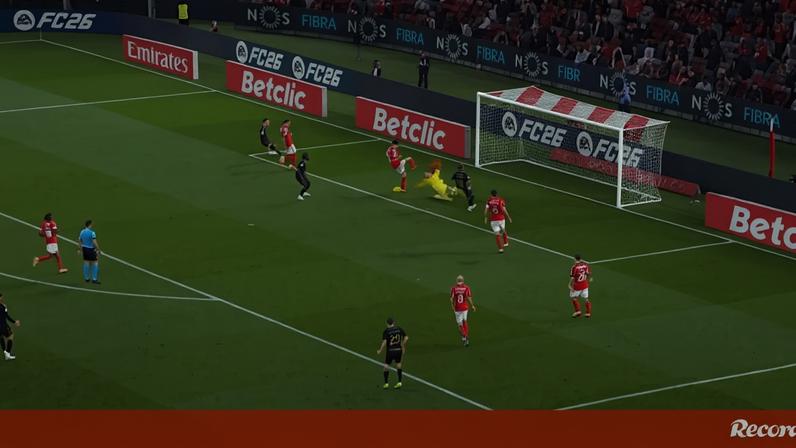 Tito Arantes Fontes comenta o empate do Benfica com tom humorístico