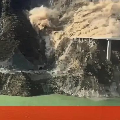 Ponte recentemente inaugurada desaba na China
