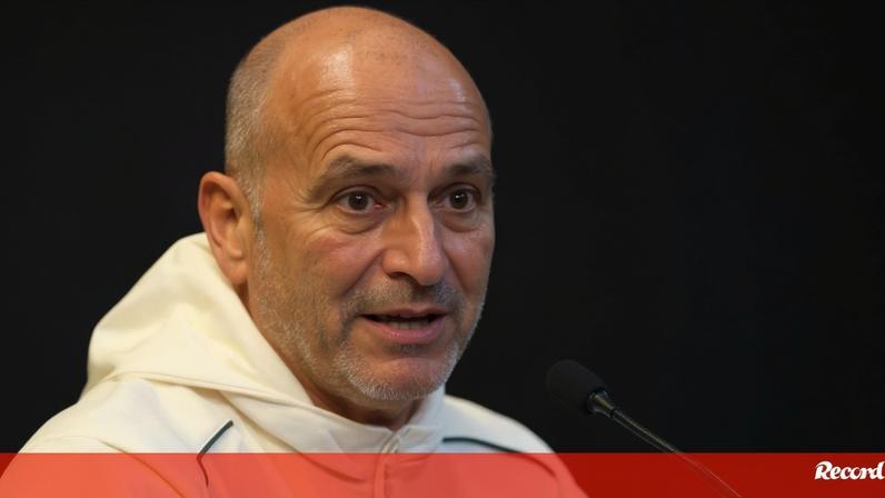 Martínez comenta último Mundial de Ronaldo, sorriso de João Carvalho e Irlanda
