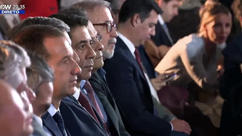 Rui Costa e Varandas juntos na Câmara Municipal, separados por Fernando Gomes