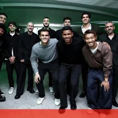 Rui Borges e jogadores do Sporting partilham fotografia de grupo em Alvalade