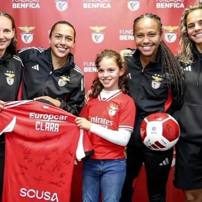 Pequena Clara realiza o sonho de conhecer jogadoras do Benfica