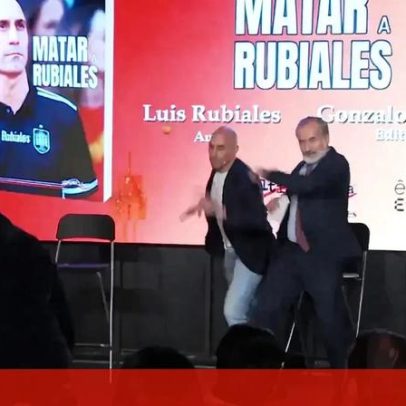 Rubiales atacado com ovos durante apresentação de livro e contido para não reagir