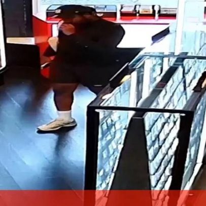 Procurado por roubo de 8 mil euros em cartas Pokémon e basebol da loja Brady