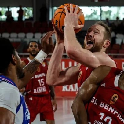 Benfica vence FC Porto e mantém pleno de vitórias no basquetebol