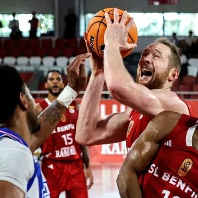 Benfica vence FC Porto e mantém pleno de vitórias no campeonato