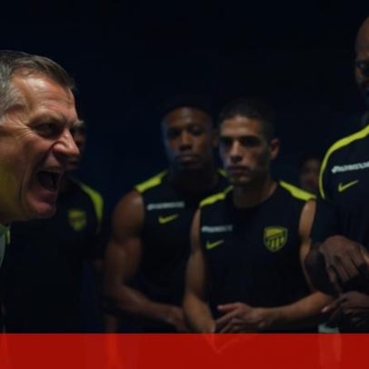 Sérgio Conceição comemora 51 anos com bolo no Al Ittihad