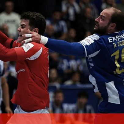 Porto e Benfica empatam e mantêm liderança partilhada no andebol