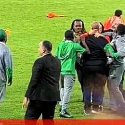 Seleção da Nigéria em incidente com o banco congolês por vudu