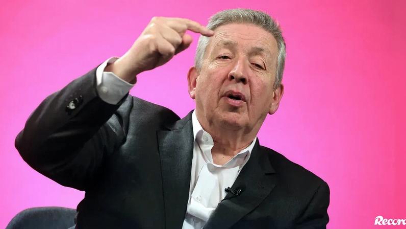 Fernando Tavares, antigo vice-presidente do clube da Luz, em entrevista a Record