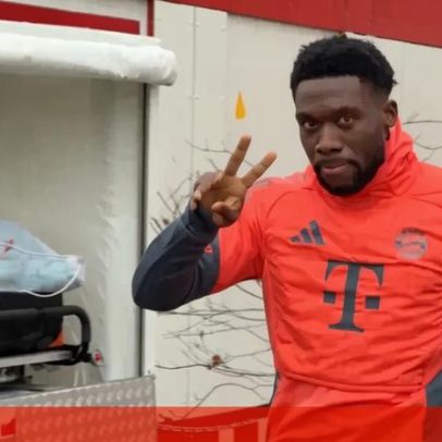 Alphonso Davies volta aos relvados após oito meses, Bayern partilha o momento