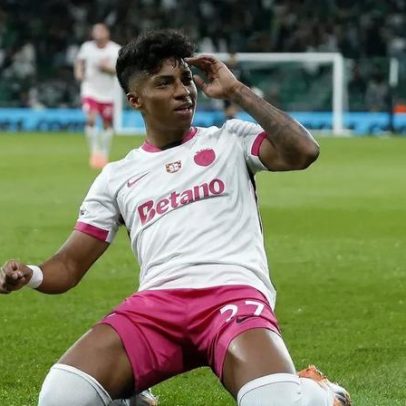 Alisson escolhido no Pote 1 para substituir o camisola 8 no corredor esquerdo