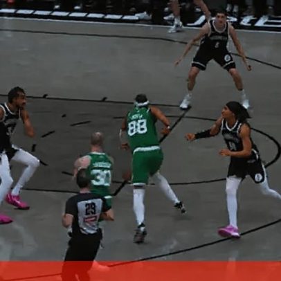 Neemias Queta faz grande afundanço frente aos Nets