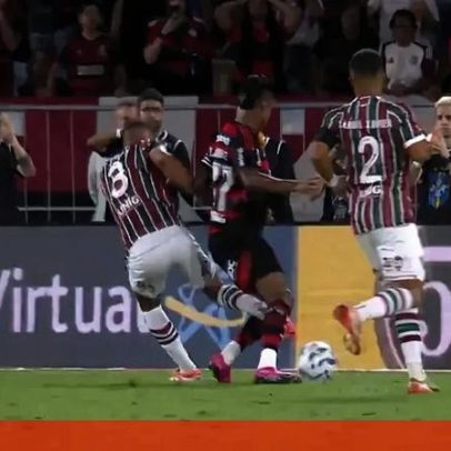 Lance polémico no Fluminense-Flamengo nem passou pelo VAR