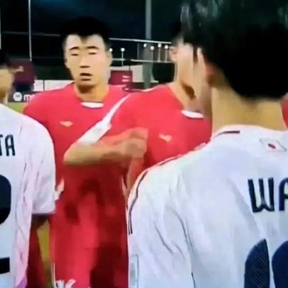 Mundial Sub-17: Coreia do Norte e Japão cumprimentam-se com soco