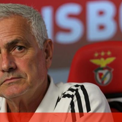 Directo Mourinho apresenta antevisão ao jogo com o Ajax