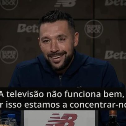 Farioli faz indireta sobre o caso Veríssimo citando falhas na televisão