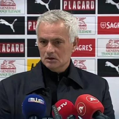 Mourinho afirma que não vai comparar Ríos com Rui Costa