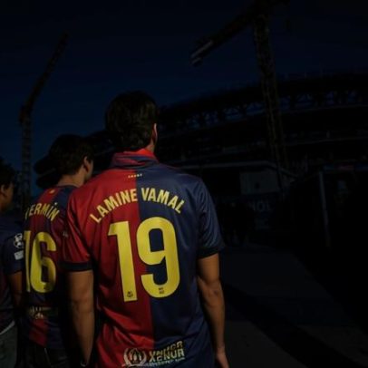 Barcelona faz regresso ao Camp Nou renovado com força