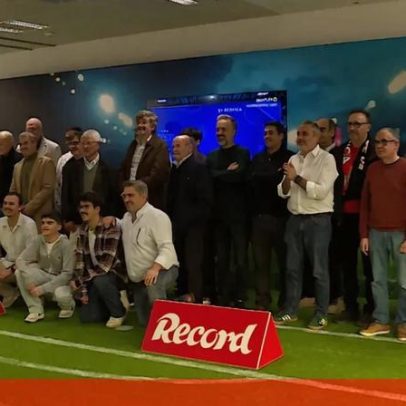 Ajax-Benfica: António Simões foi titular no Estádio Record