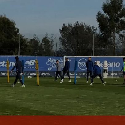 FC Porto prepara Nice com Bednarek a 100% e drones de treino no Olival