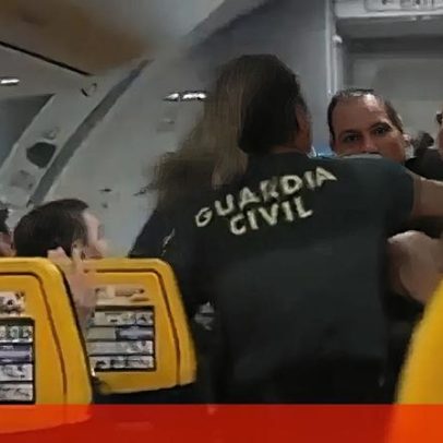 Lutadora de MMA detida no aeroporto após atacar dois polícias num voo da Ryanair