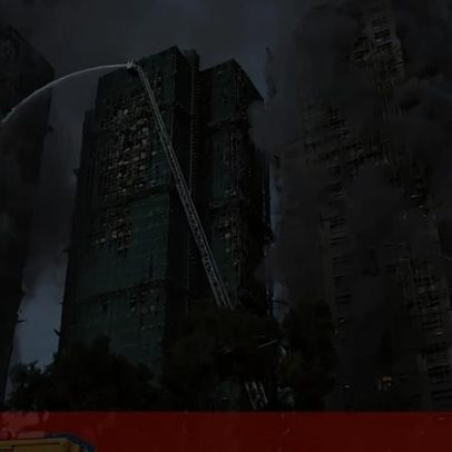 Mortos sobem para 55 num incêndio em arranha-céus de Hong Kong, fogo continua