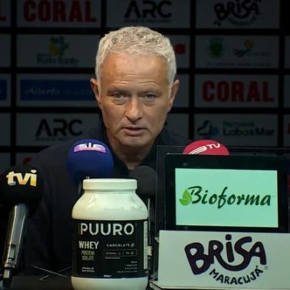 Comitiva do Benfica celebra após incidente de fúria