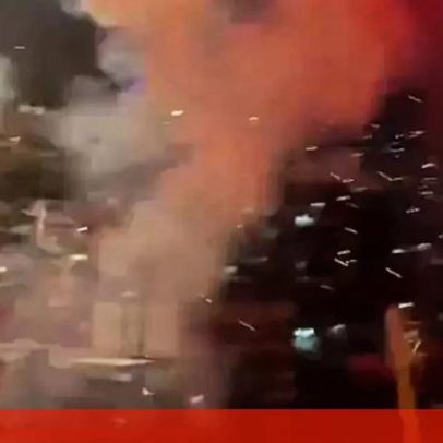 Adeptos do Flamengo celebram conquista da Libertadores na Rocinha
