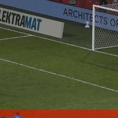 Penálti aos 90'+9 de Irlanda frente a Portugal deixou esperança de empate