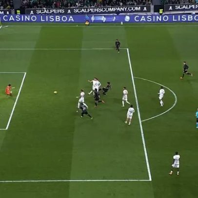 Suárez elogia passe de Morita no segundo golo; é querido no balneário