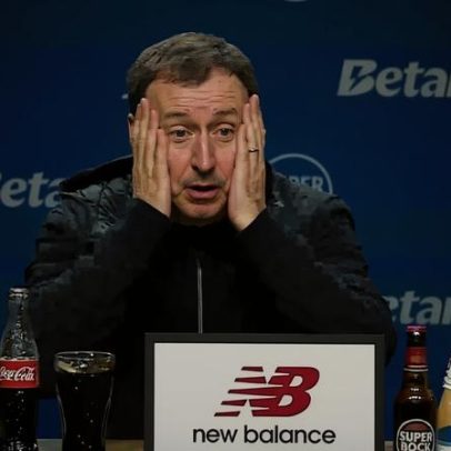 Ian Cathro em momento tenso no FC Porto-Estoril: não gosto que me toquem na cara