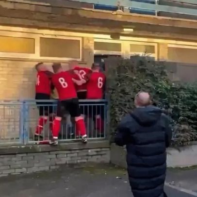 Jogo na Irlanda do Norte termina com pancadaria à porta do balneário