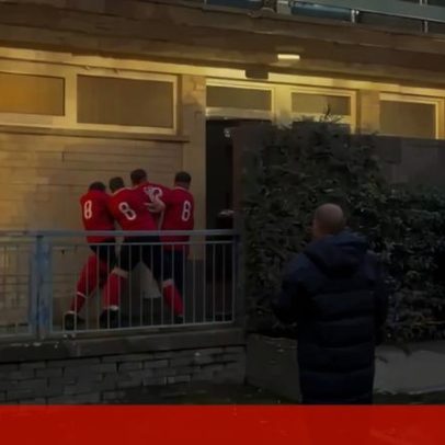 Jogo na Irlanda do Norte termina com pancadaria à porta do balneário