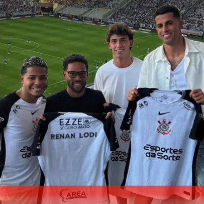 Cancelo e Félix assistem a jogo Corinthians-Botafogo no Brasil