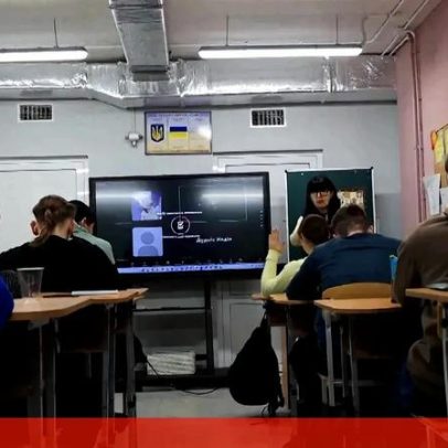 Crianças frequentam escola subterrânea em Kharkiv durante a guerra