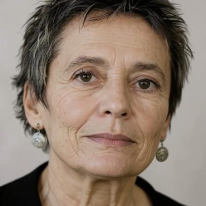 Pianista Maria João Pires solicita suspensão das centrais fotovoltaicas Sophia e Beira