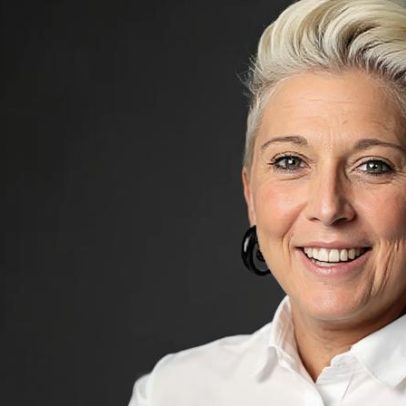 Apresentadora de televisão morre em acidente de helicóptero