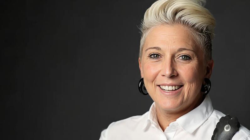 Apresentadora de televisão morre em acidente de helicóptero