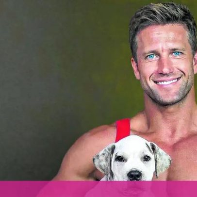 Bombeiros australianos desfilam nus para apoiar causa beneficente