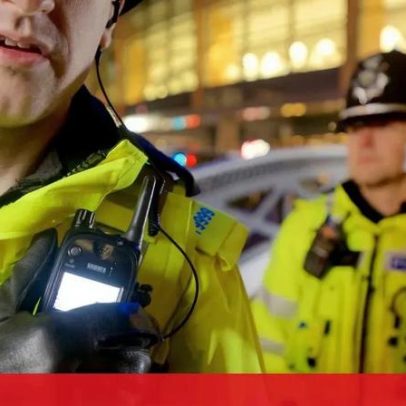 Homem preso injustamente por 38 anos enfrenta dificuldades com smartphones