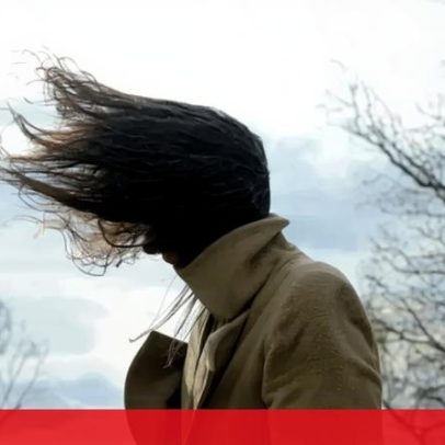 Vento arranca cobertura de loja em Ferreira do Alentejo