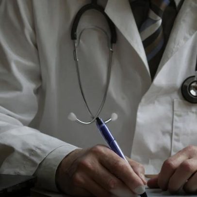 Governo anuncia regras mais rigorosas para médicos